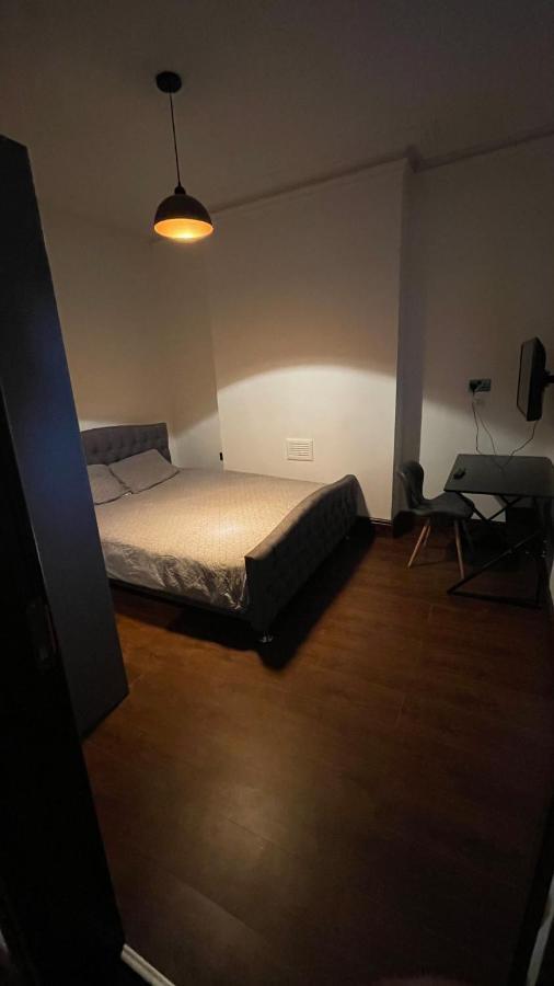 Moon House Central Location Манчестър Екстериор снимка