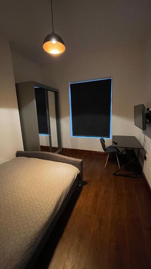 Moon House Central Location Манчестър Екстериор снимка